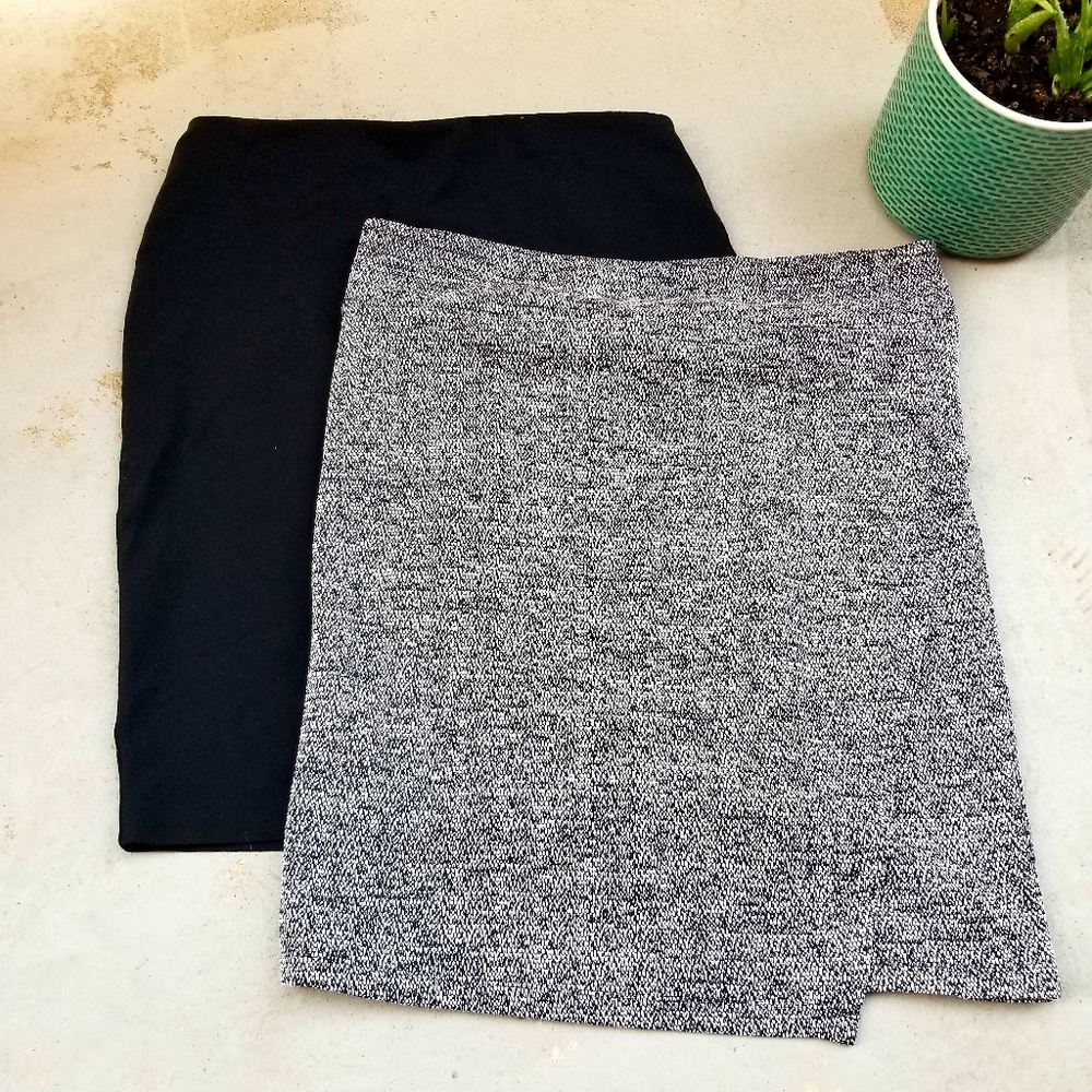 BUNDLE, 2 Streatch Pencil Skirts